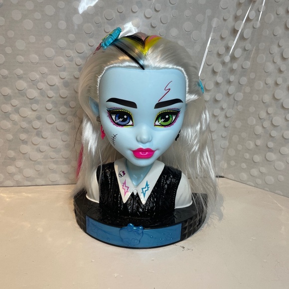 Monster High ⚡️Frankie Stein Doll Head for Hair Styling - Picture 2 of 13